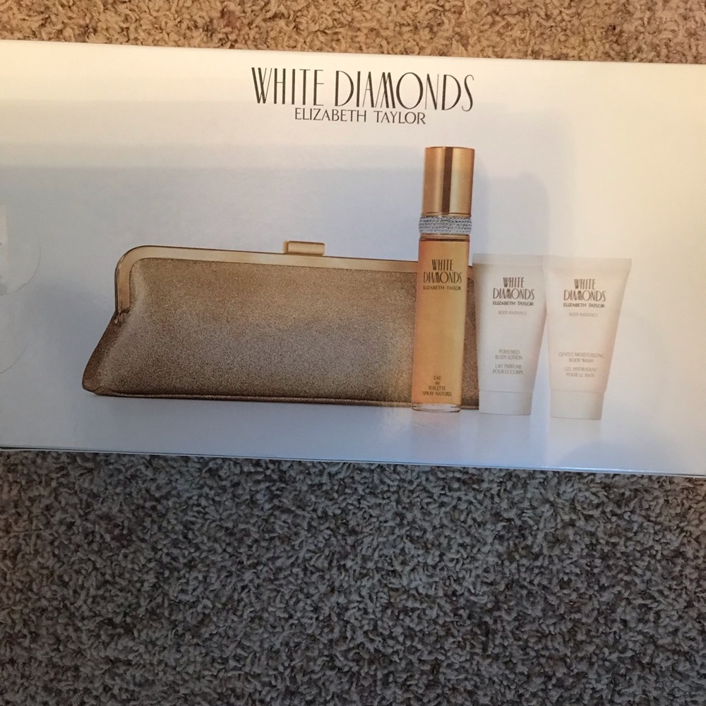 White Diamonds- Set